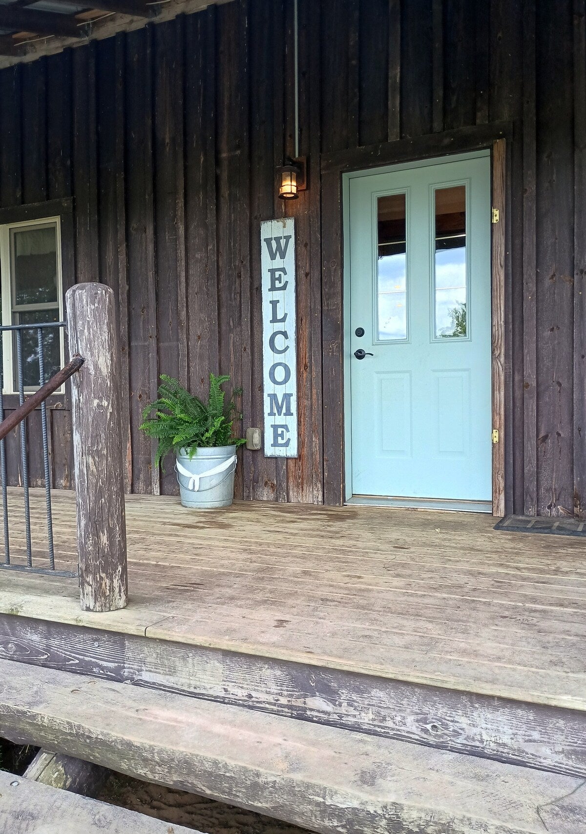 The Farmhouse on Sweeny Creek Pinecone Suite Main Floor B&B Room
