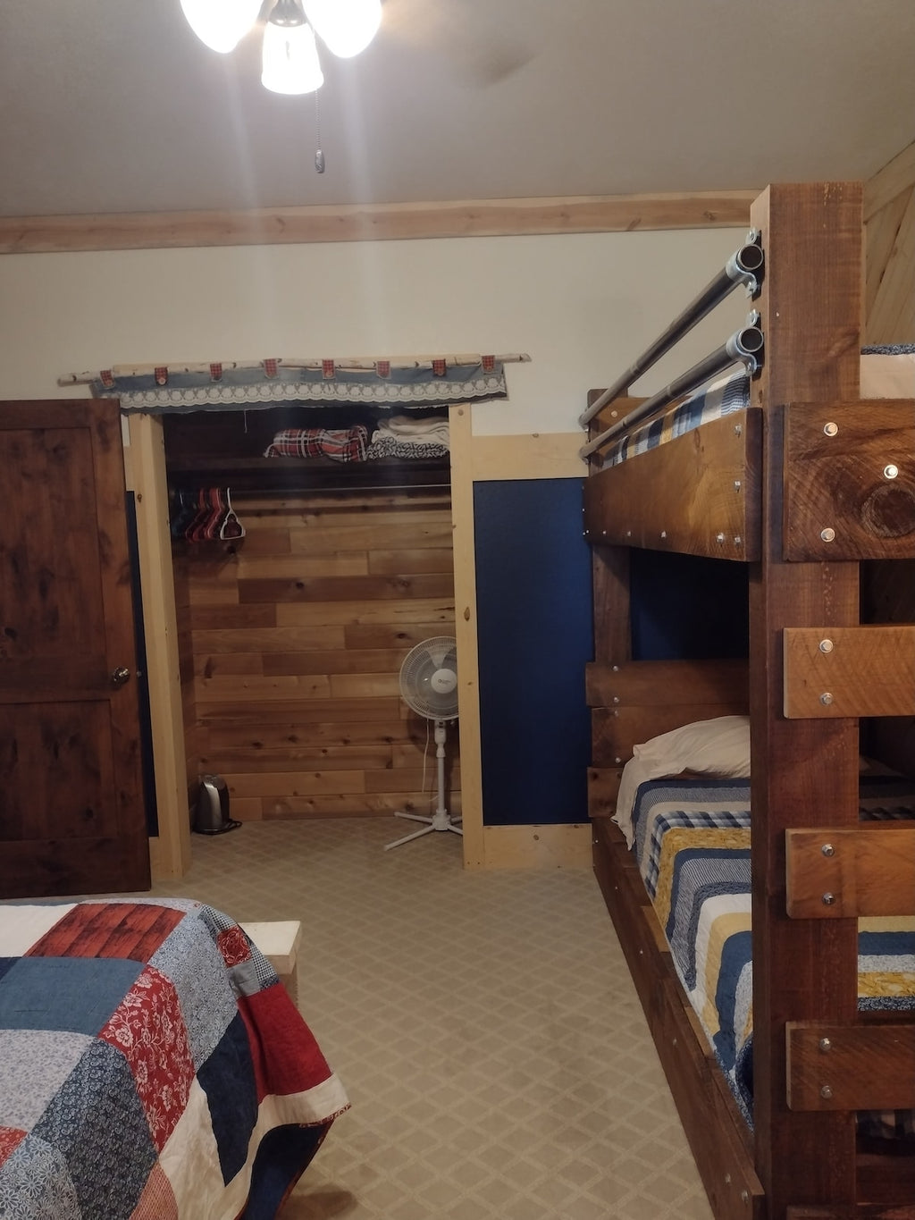 The Farmhouse on Sweeny Creek Family Suite Bed and Breakfast Stay