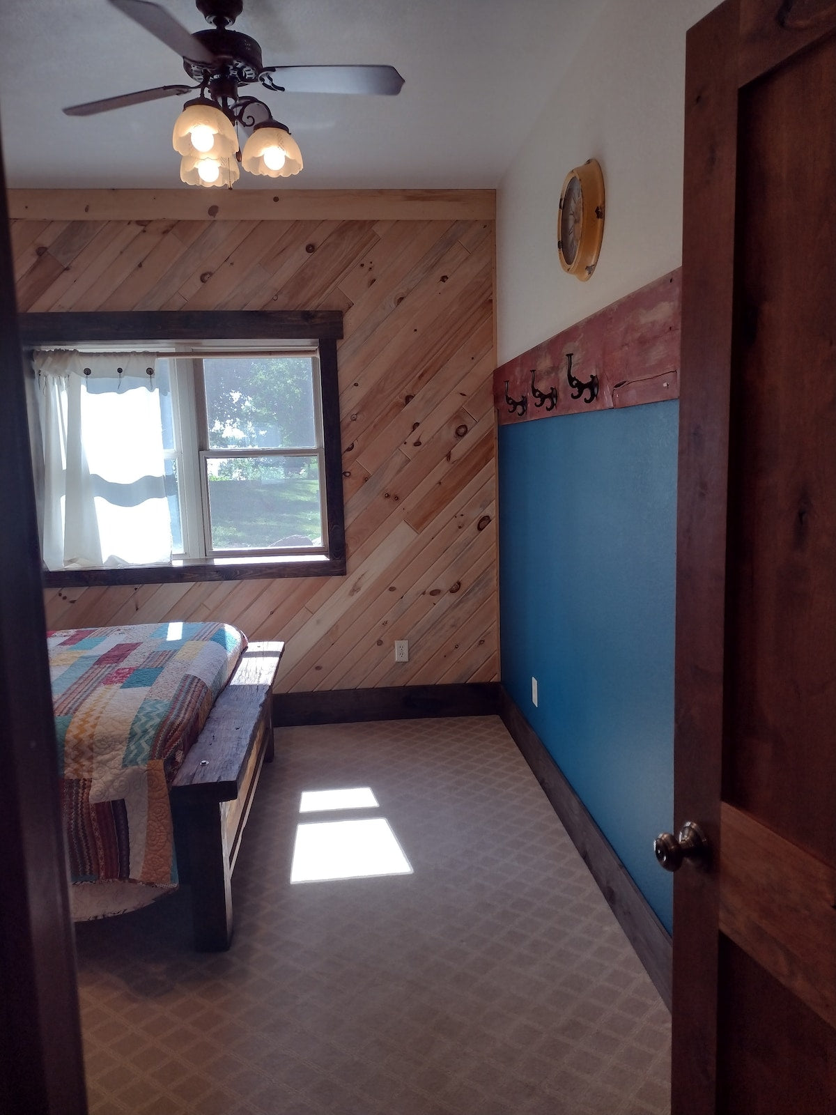The Farmhouse on Sweeny Creek Family Suite Bed and Breakfast Stay